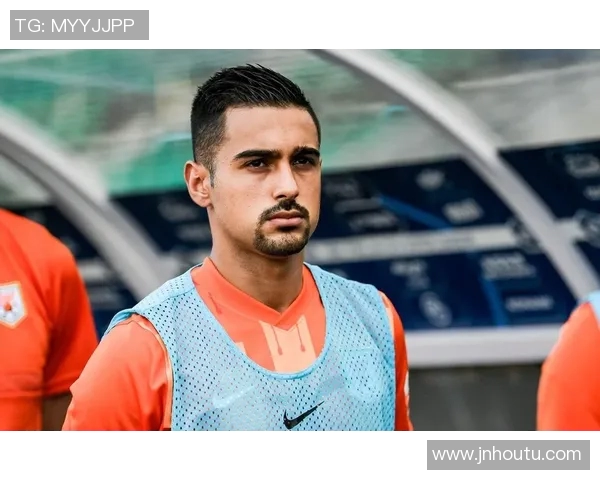 日本足球明星中谁的颜值最高最帅气引发球迷热议