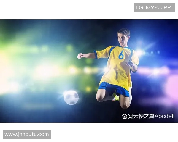 足球明星与小足球迷的梦想之旅共同追逐绿茵场上的荣耀与激情