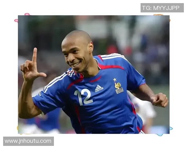 足球明星风采大赏全景图文集锦尽览球场传奇与荣耀瞬间