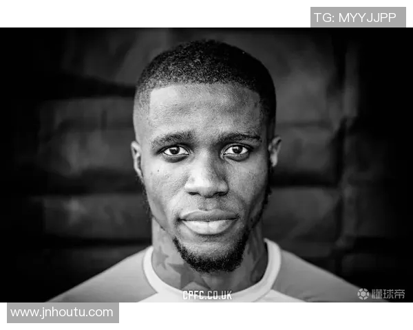 足球明星寸头辫子背后的故事与风格解析