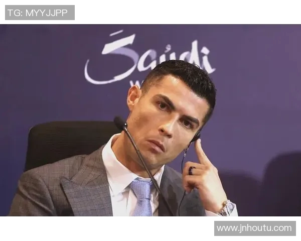 沙特足球明星10号球员的辉煌历程与未来展望分析